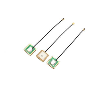 Wbudowana aktywna ceramiczna antena GPS o wysokim zysku z U. FL Ipex