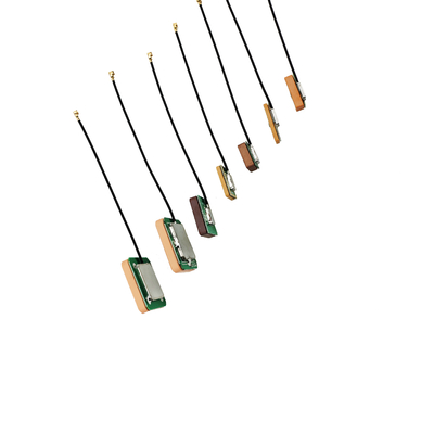 Wbudowana aktywna ceramiczna antena GPS o wysokim zysku z U. FL Ipex