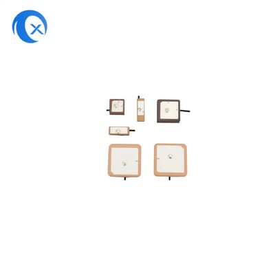 Chiny 12*12*67mm 22dBi Wysoki wzrost Wbudowany GPS Aktywna nawigacja samochodowa Wewnętrzna antenka GPS